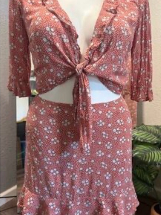 Lulus Dresses & Skirts - Lulu's Rust-Red Floral Set - tie front blouse with ruffled skirt